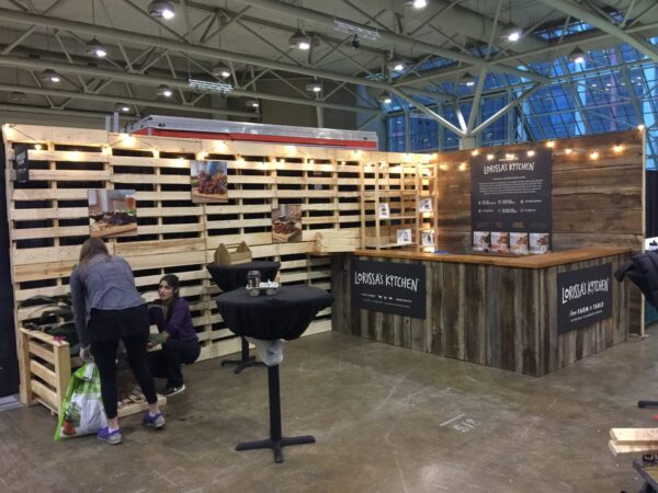 Pallet Bar Wall – Branded Bar Setup with Storage
